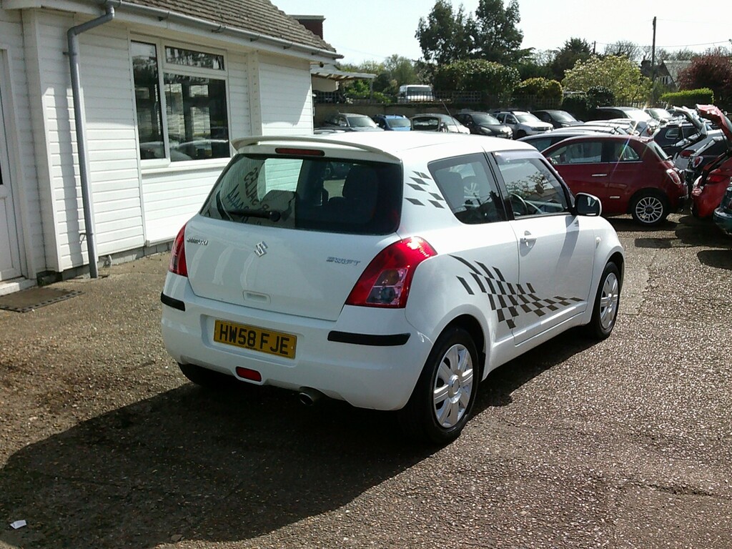Suzuki Swift Hatchback 1.3 Gl 2008 White