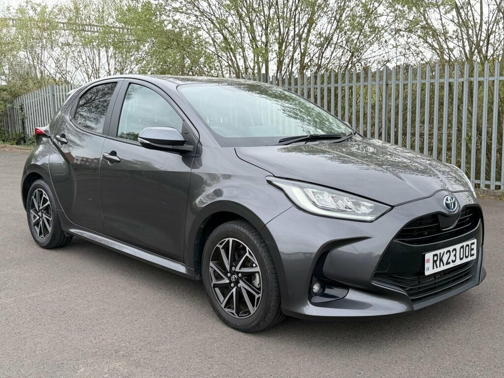 Toyota Yaris 1.5 Hybrid Design Cvt Grey