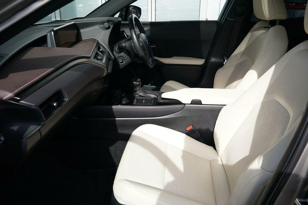 Lexus UX 250H Takumi AK22LKC Silver #6
