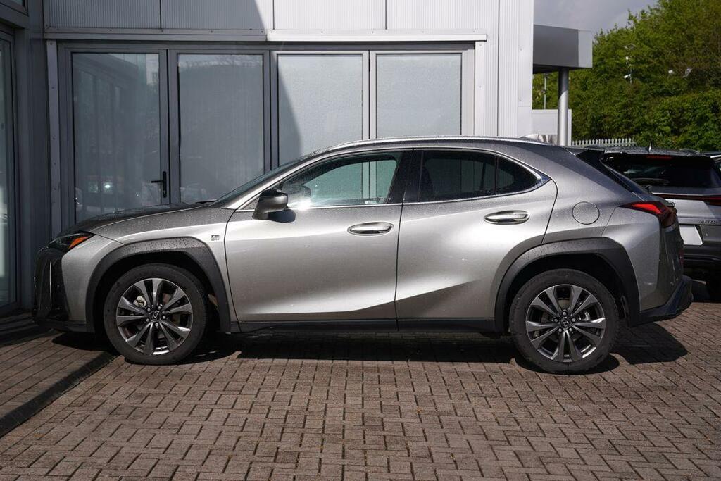 Lexus UX 300H F-sport Design GX25ZKM Silver #3