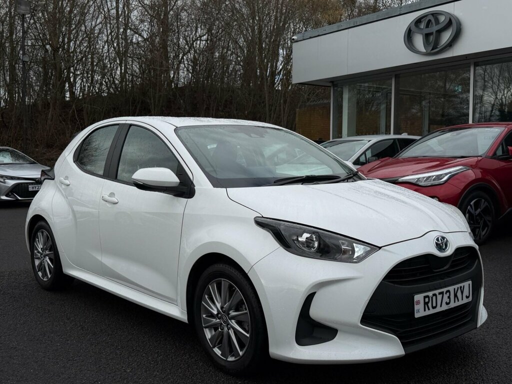 Toyota Yaris 1.5 Hybrid Icon Cvt White