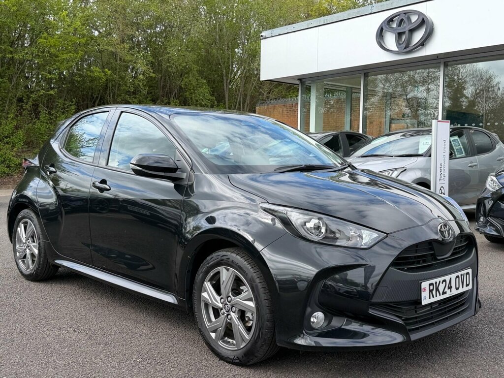 Toyota Yaris 1.5 Hybrid Icon Cvt Black