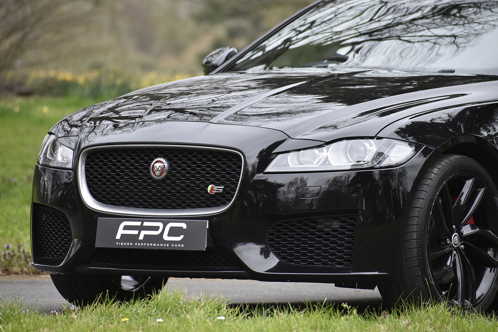 Jaguar XF D V6 S Black #6
