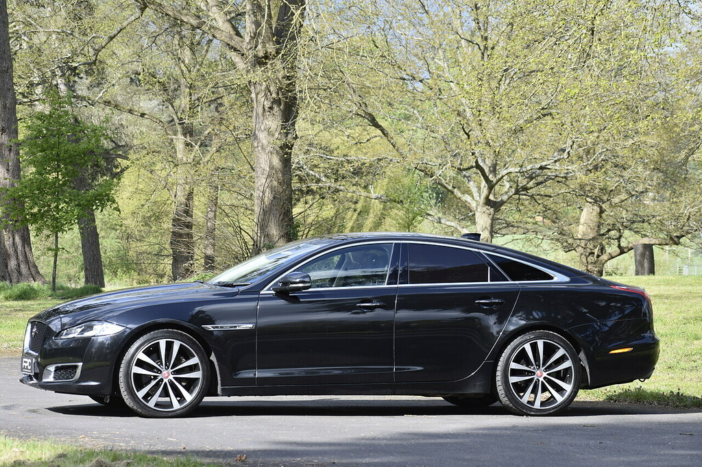 Jaguar XJ 50 Saloon Blue #10