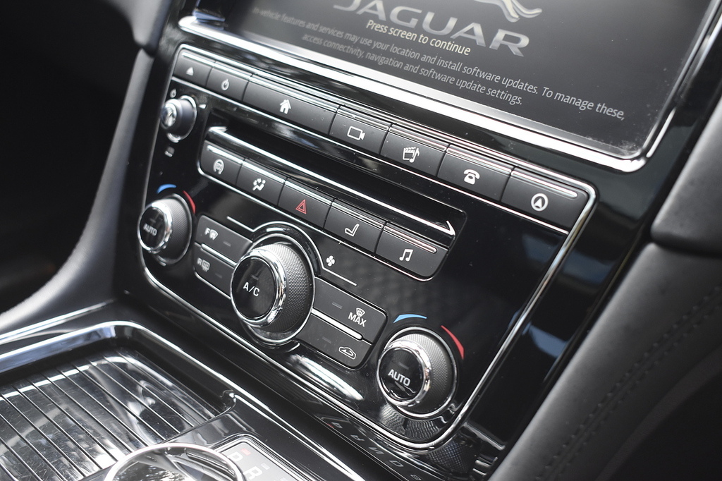 Jaguar XJ 50 Saloon Blue #29