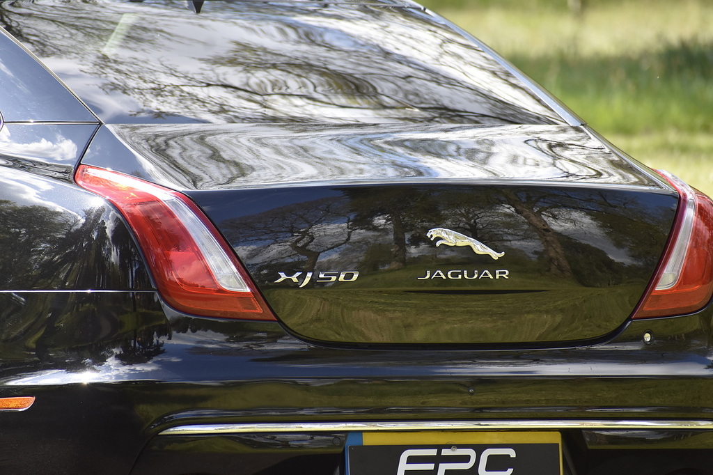Jaguar XJ 50 Saloon Blue #15