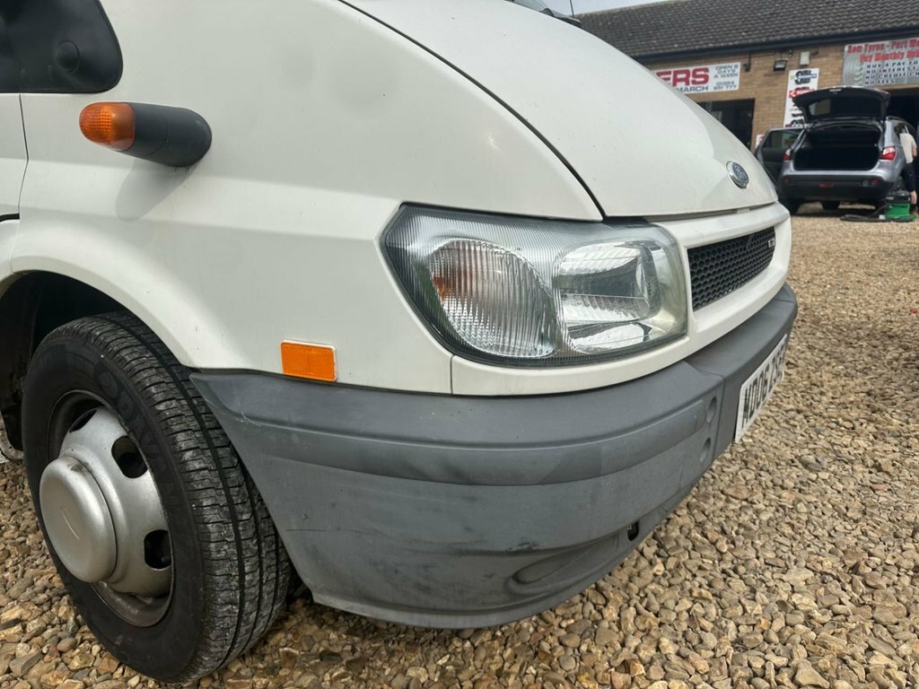 Ford Transit Custom 2006 2.4 17 Str Minibus 115Bhp 115 Bhp White #16