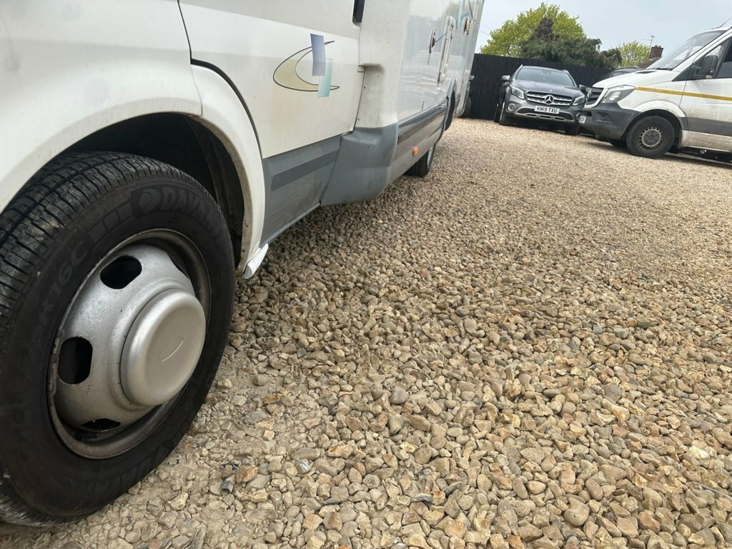 Ford Transit Custom 2006 2.4 17 Str Minibus 115Bhp 115 Bhp White #18