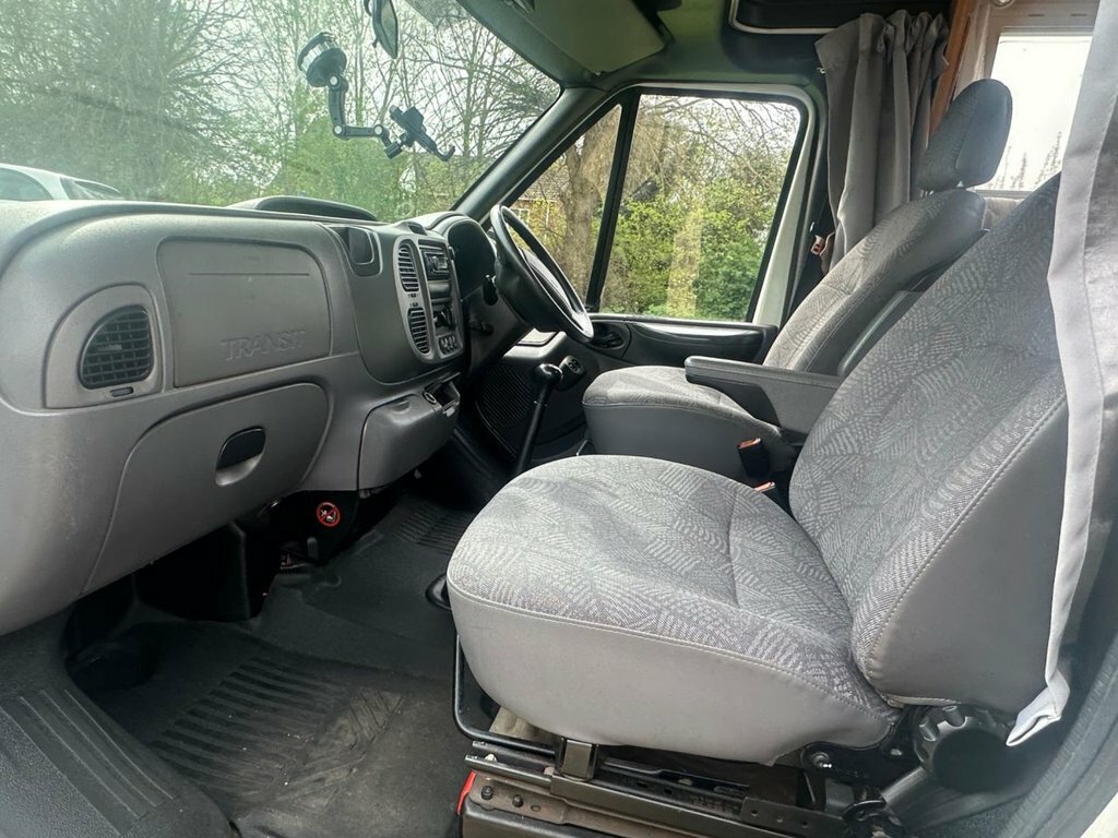 Ford Transit Custom 2006 2.4 17 Str Minibus 115Bhp 115 Bhp White #56