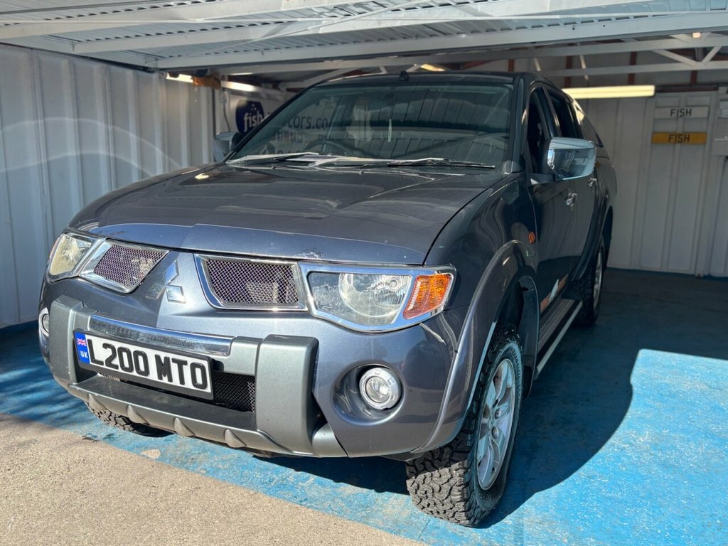 Mitsubishi L200 2.5L Raging Bull Grey