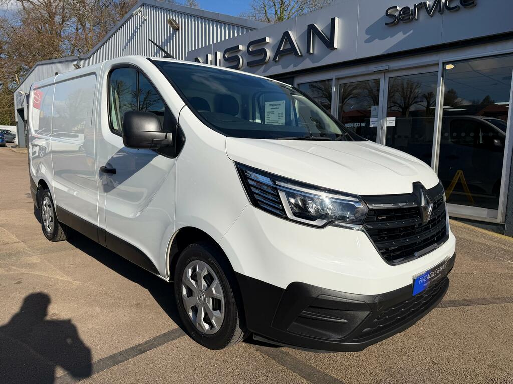 Renault Trafic Mpv White