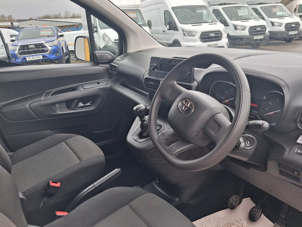 Toyota Proace City Proace City L1 100 Active... YH22MFO  #2