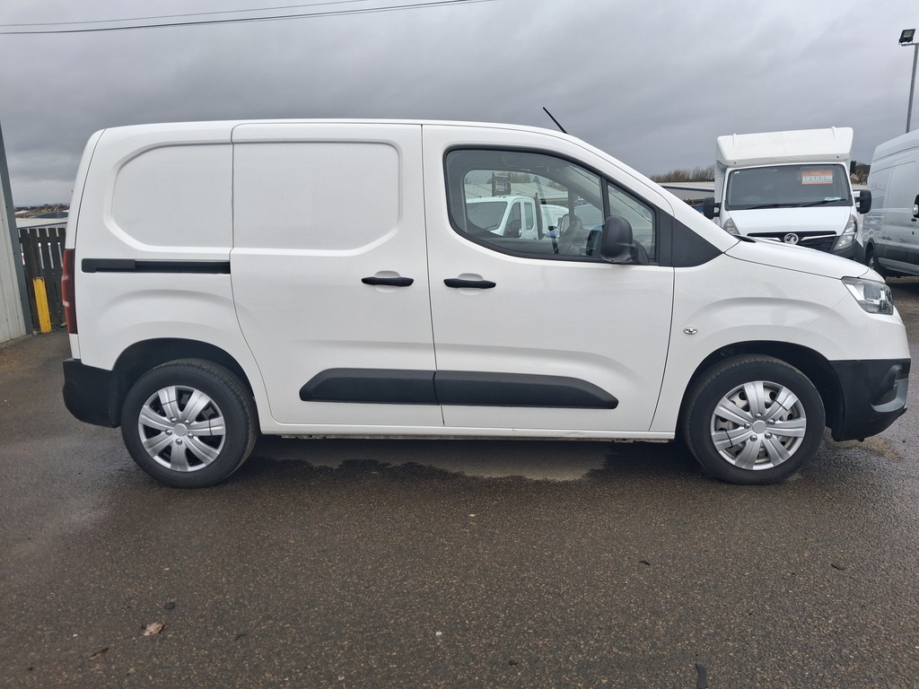 Toyota Proace City Proace City L1 100 Active... YH22MFO  #5