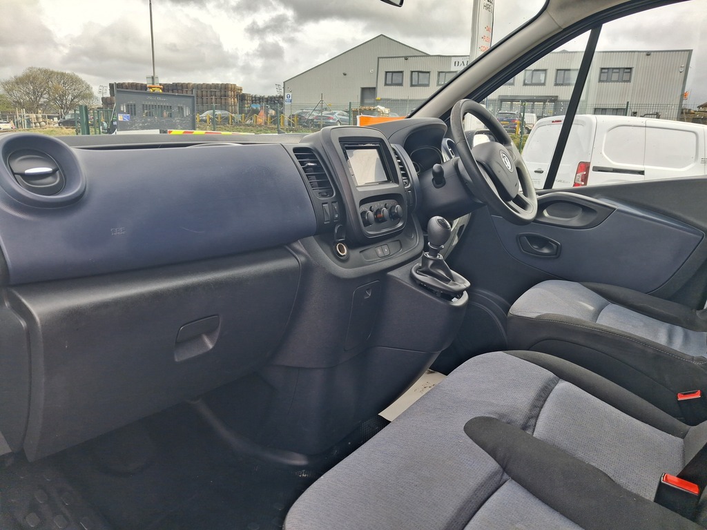 Vauxhall Vivaro Vivaro 2900 1.6Cdti 95Ps NK66CNC #2