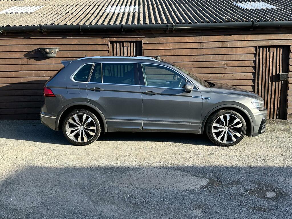 Volkswagen Tiguan 2.0 Tdi R-line Dsg 4Motion Euro 6 Ss SH67JKV Grey #3