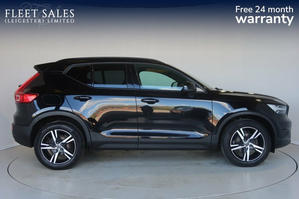 Volvo XC40 1.5L R-design FX21OHB Black #2