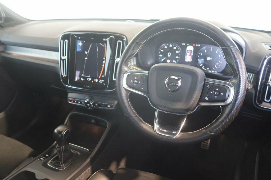 Volvo XC40 1.5L R-design FX21OHB Black #4