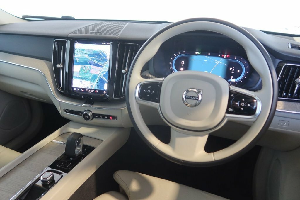 Volvo XC60 2L Plus YY72VJJ Gold #4