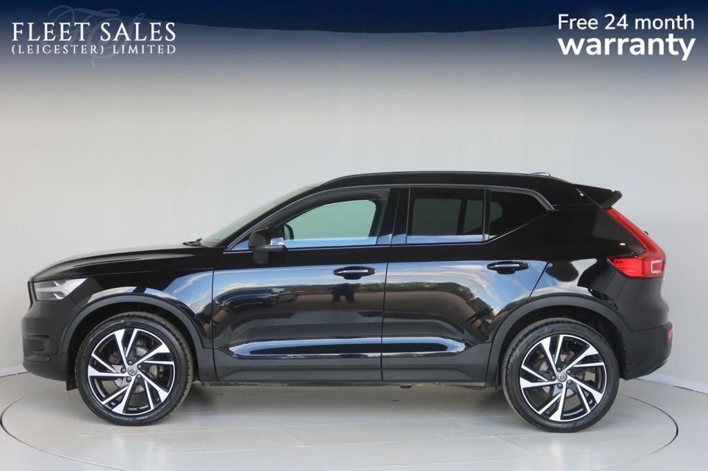 Volvo XC40 1.5L R-design Pro RO21NZH Black #2