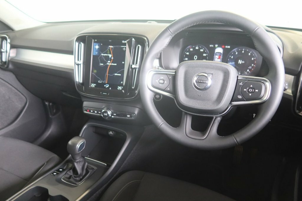 Volvo XC40 1.5L Momentum YL71LCC White #4