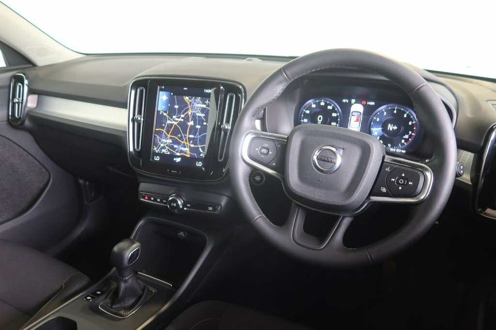 Volvo XC40 1.5L Momentum ND71YDF Silver #4