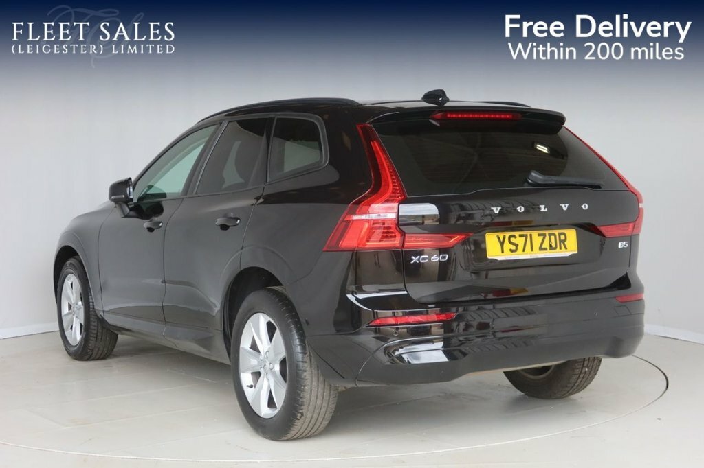 Volvo XC60 2L Momentum YS71ZDR Black #3