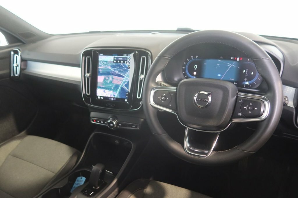 Volvo XC40 2L Core WD72GWO Black #4