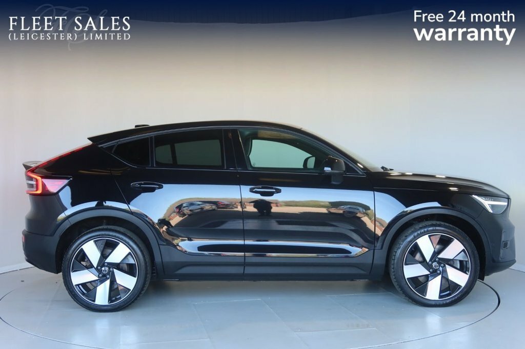 Volvo C40 Suv EF72YFG Black #2