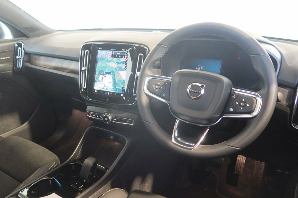 Volvo C40 Suv EF72YFG Black #4