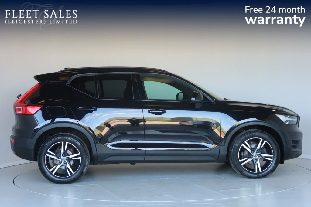 Volvo XC40 1.5L R-design DG22YLP Black #2