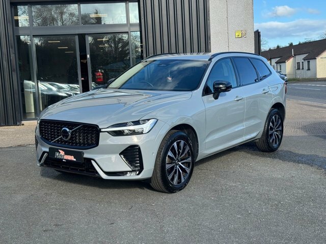 Volvo XC60 2.0 B5 Mhev Plus Suv Hybrid Awd Eu YO23JBZ Grey #3