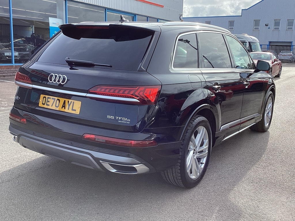 Audi Q7 Tfsie V6 S Line Black #3