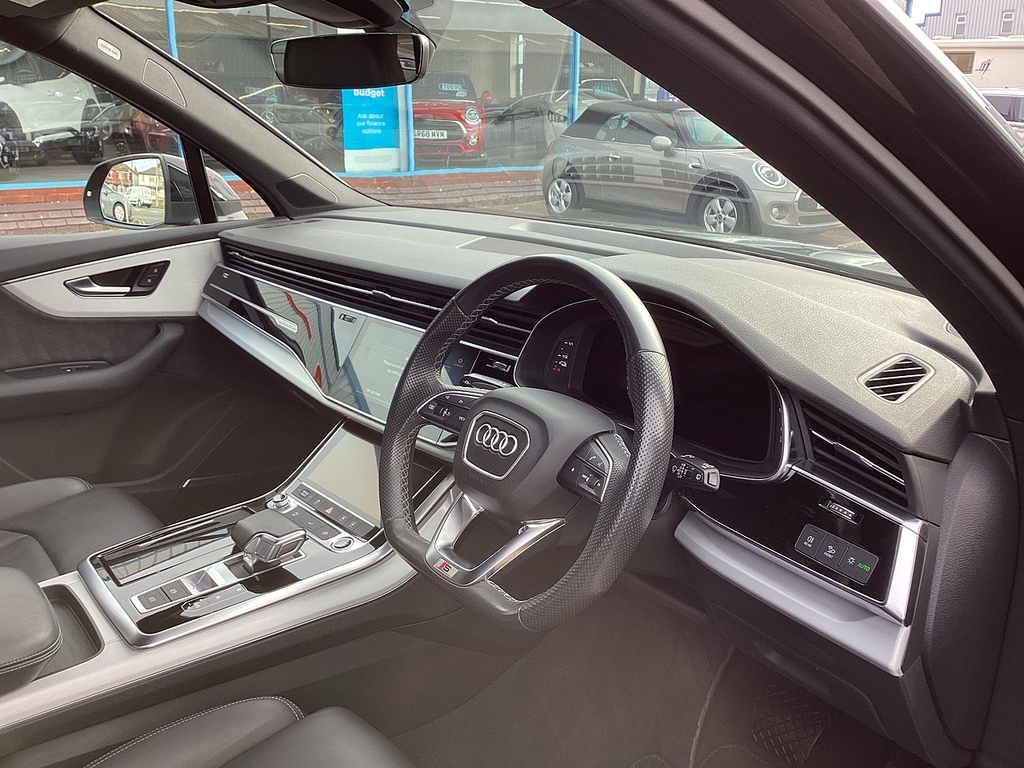 Audi Q7 Tfsie V6 S Line Black #5
