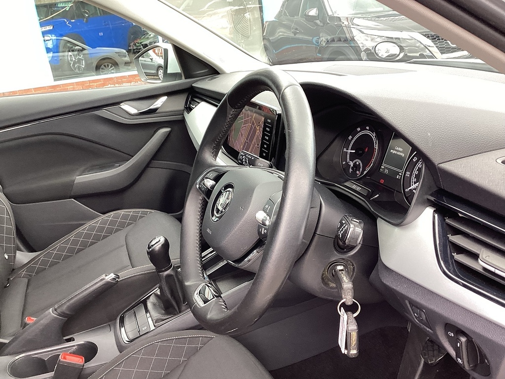 Skoda Kamiq Tsi Se Drive PO72EMK White #6