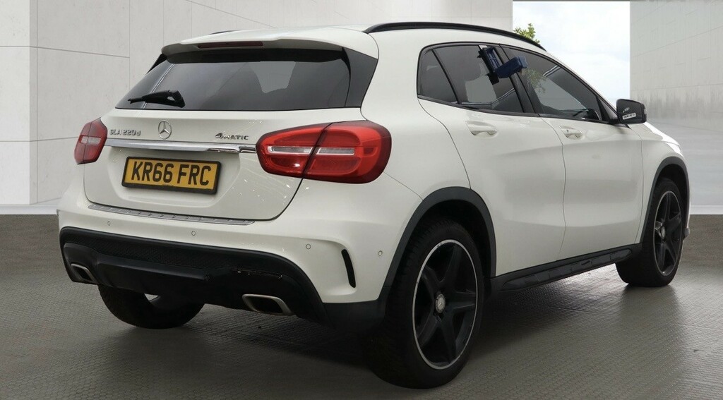 Mercedes-Benz GLA Class 2.1 Gla220d Amg Line 2016 KR66FRC White #2