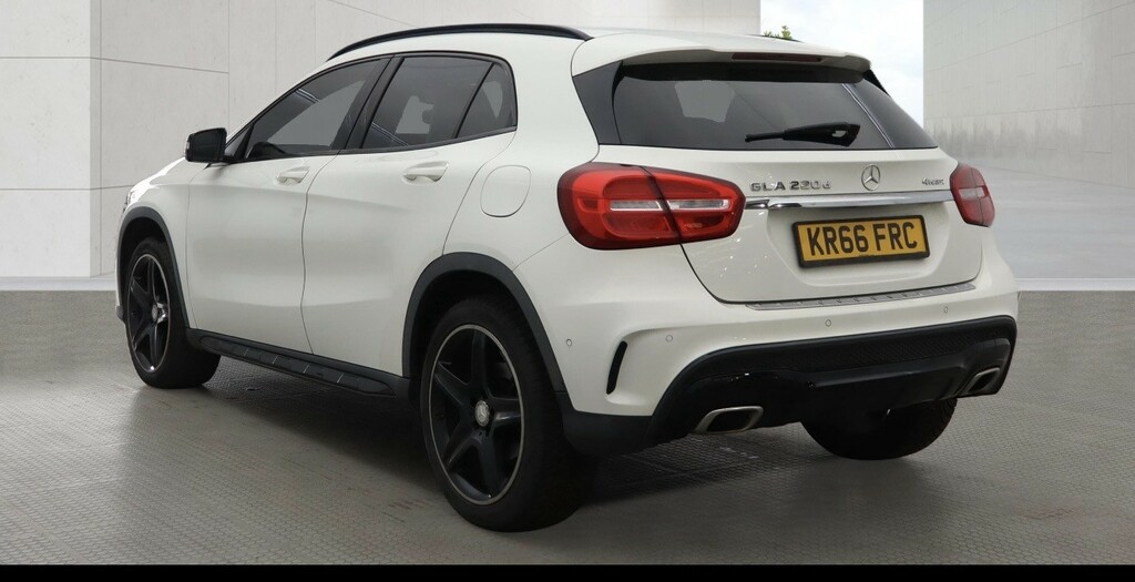 Mercedes-Benz GLA Class 2.1 Gla220d Amg Line 2016 KR66FRC White #4