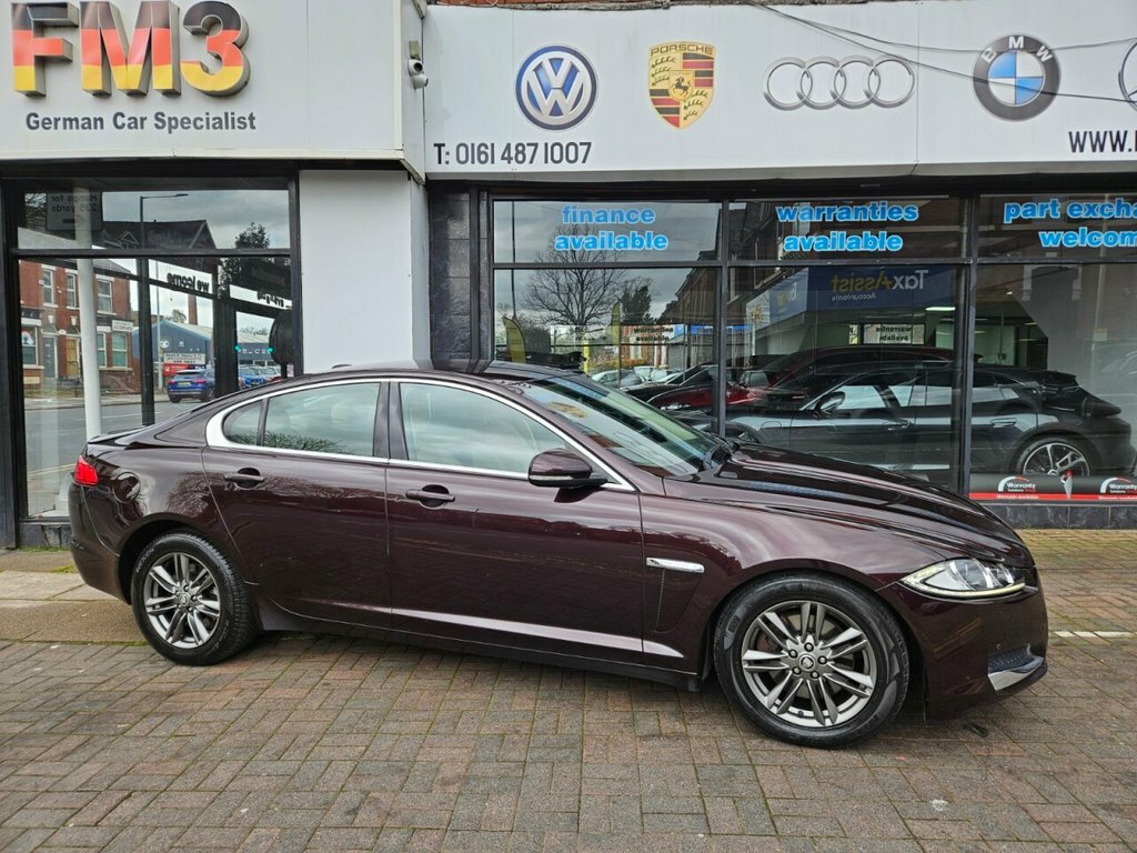 Jaguar XF 2.2L Luxury Red