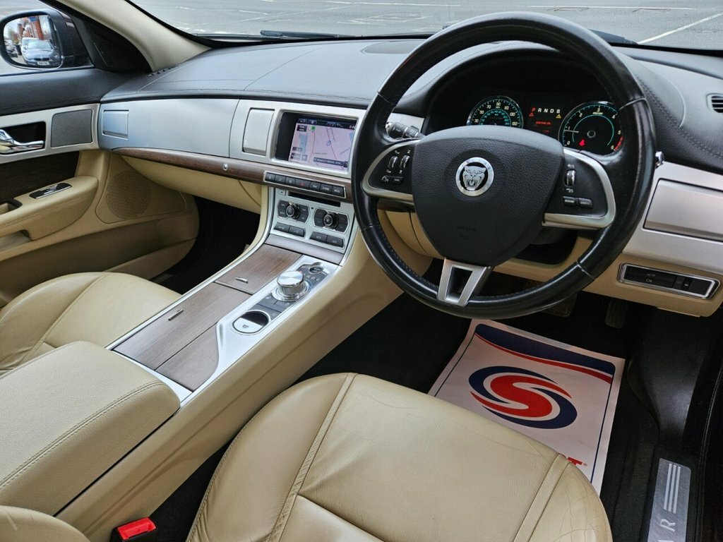 Jaguar XF 2.2L Luxury SF13VLK Red #5