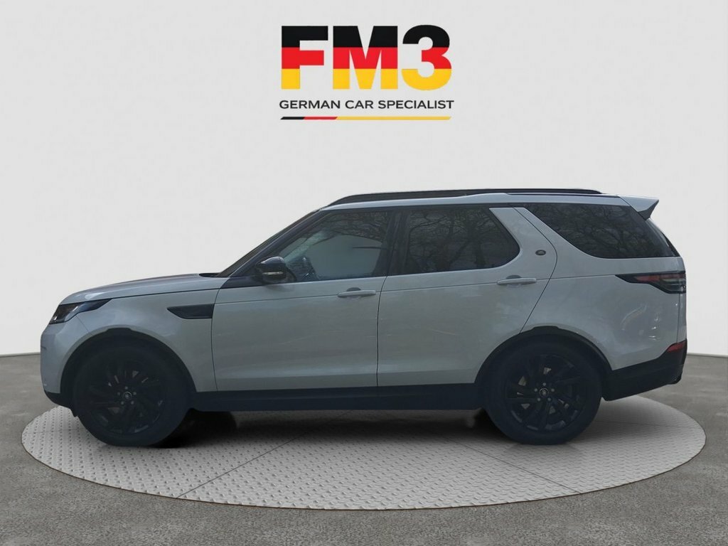 Land Rover Discovery 3L Se YR68RKJ White #4