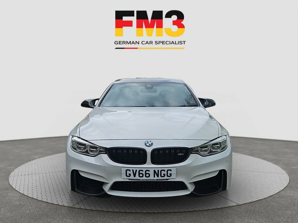 BMW M4 3L Competition GV66NGG White #3