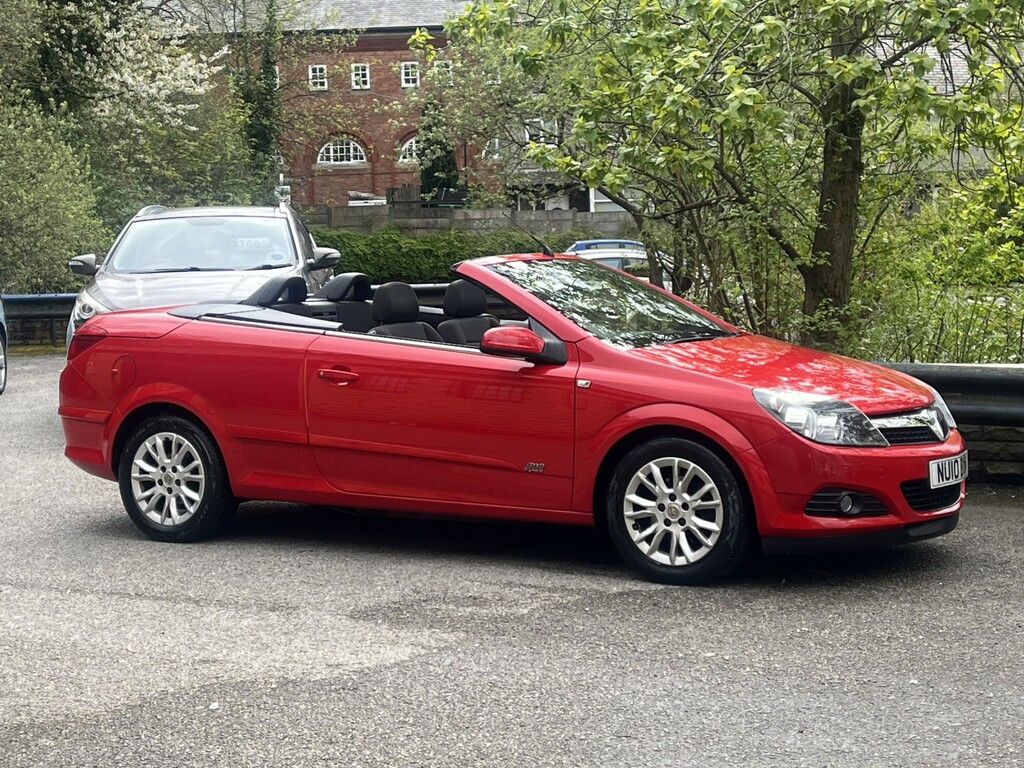 Vauxhall Astra 1.8I Sport Twin Top 177 G Km 13 Red