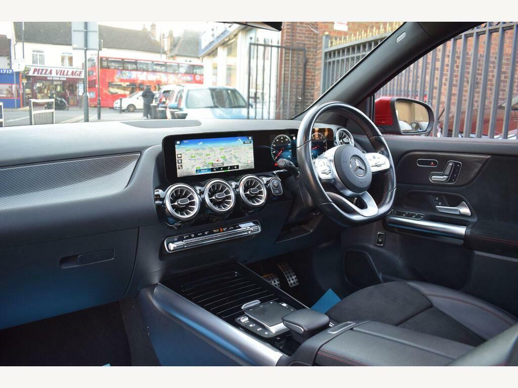 Mercedes-Benz GLA Class 1.3 Gla180 Amg Line Premium Plus 7G-dct Euro 6 Red #2