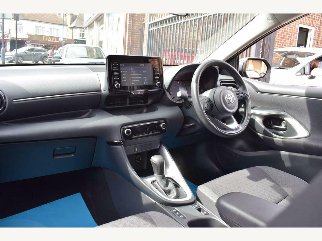 Toyota Yaris 1.5 Vvt-h Icon E-cvt Euro 6 S S Grey #2