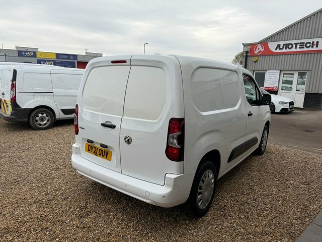 Vauxhall Combo Turbo D 2300 Sportive DY21OUV White #5