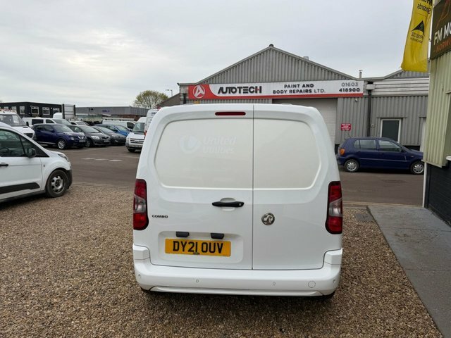 Vauxhall Combo Turbo D 2300 Sportive DY21OUV White #4