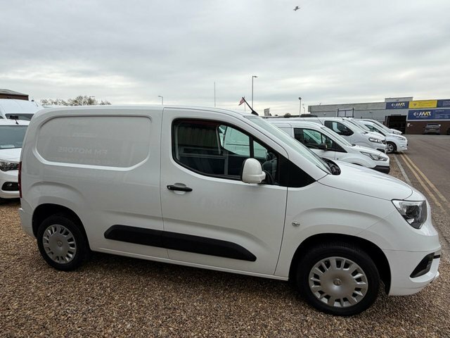 Vauxhall Combo Turbo D 2300 Sportive DY21OUV White #6