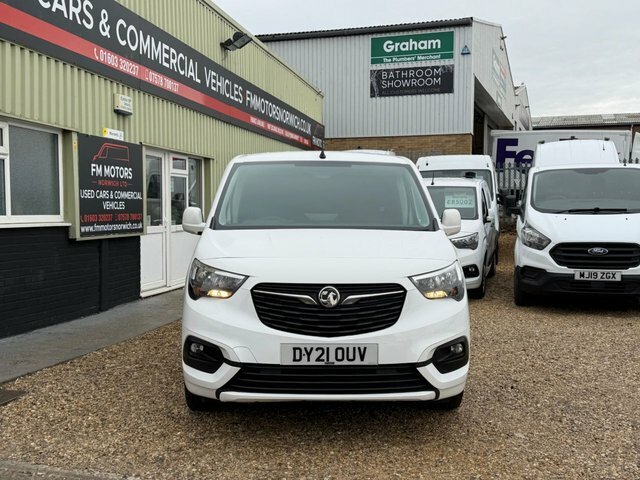 Vauxhall Combo Turbo D 2300 Sportive DY21OUV White #2