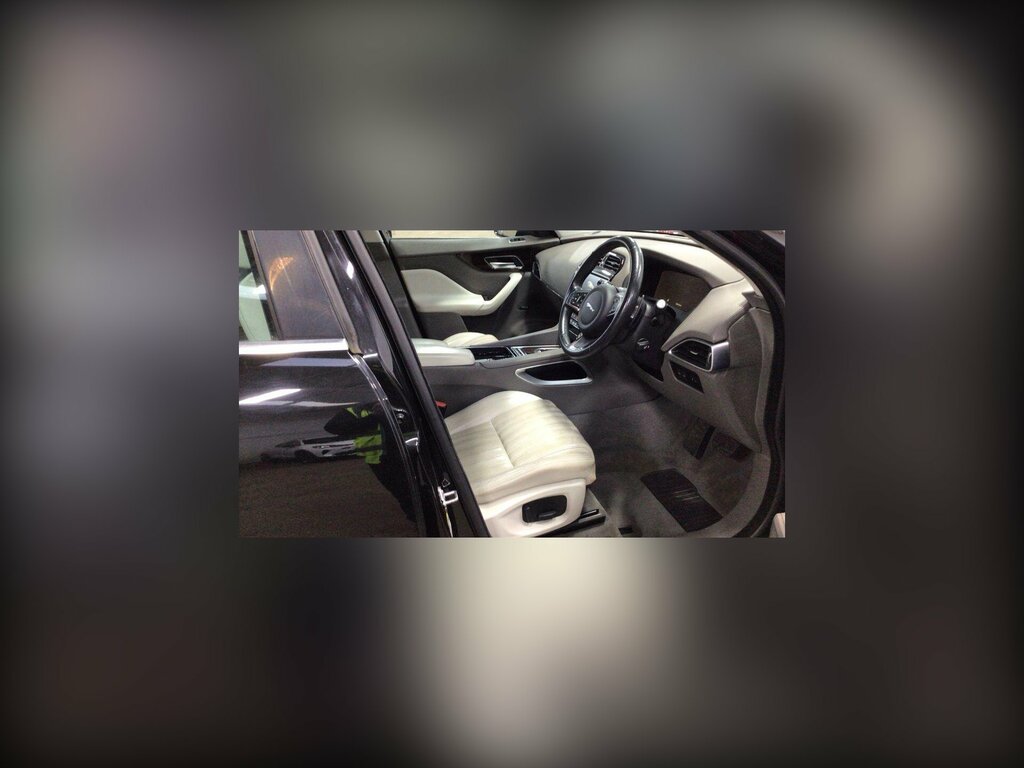 Jaguar F-Pace 2.0 D240 Portfolio Awd Euro 6 Ss BK18EZJ Black #4