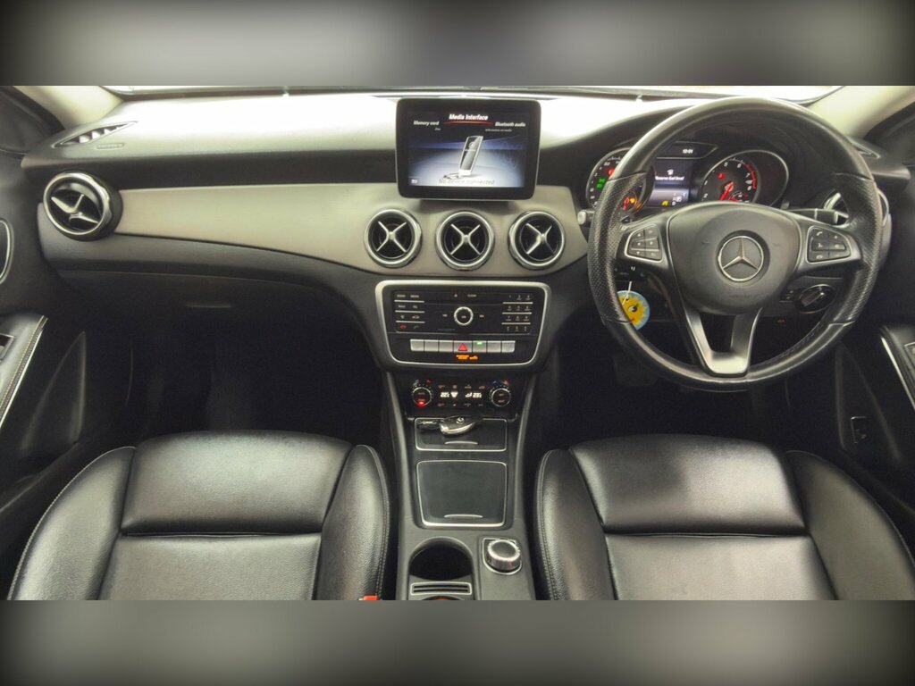 Mercedes-Benz GLA Class 1.6 Gla200 Sport Executive Suv 7G-dct RX18YLB White #3