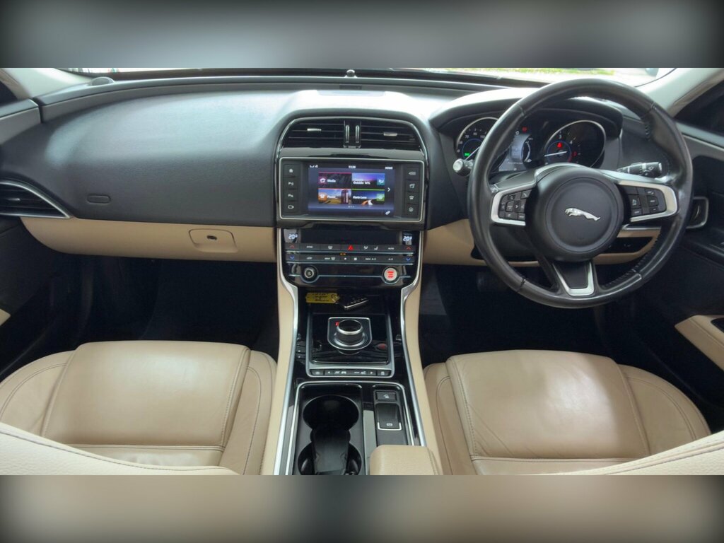 Jaguar XE 2.0D Prestige Saloon Awd Euro 6 S L123JST Black #4